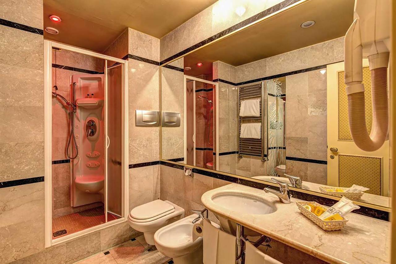 Hotel Motel Miami Pioltello Екстериор снимка