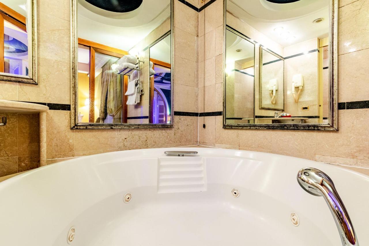 Hotel Motel Miami Pioltello Екстериор снимка