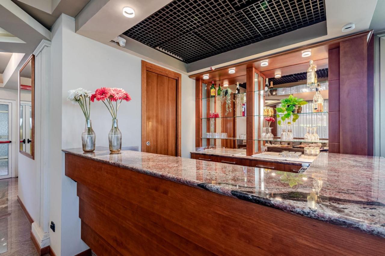 Hotel Motel Miami Pioltello Екстериор снимка