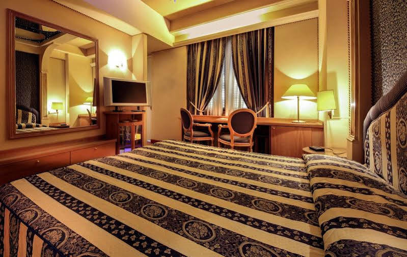 Hotel Motel Miami Pioltello Екстериор снимка