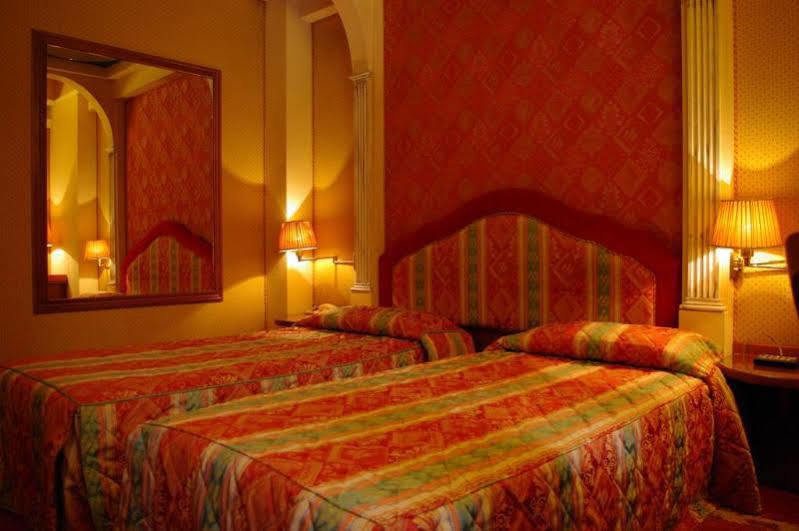 Hotel Motel Miami Pioltello Екстериор снимка